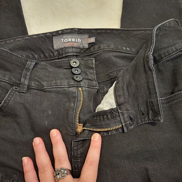 Torrid black factory distressed jeggings - Picture 3 of 10